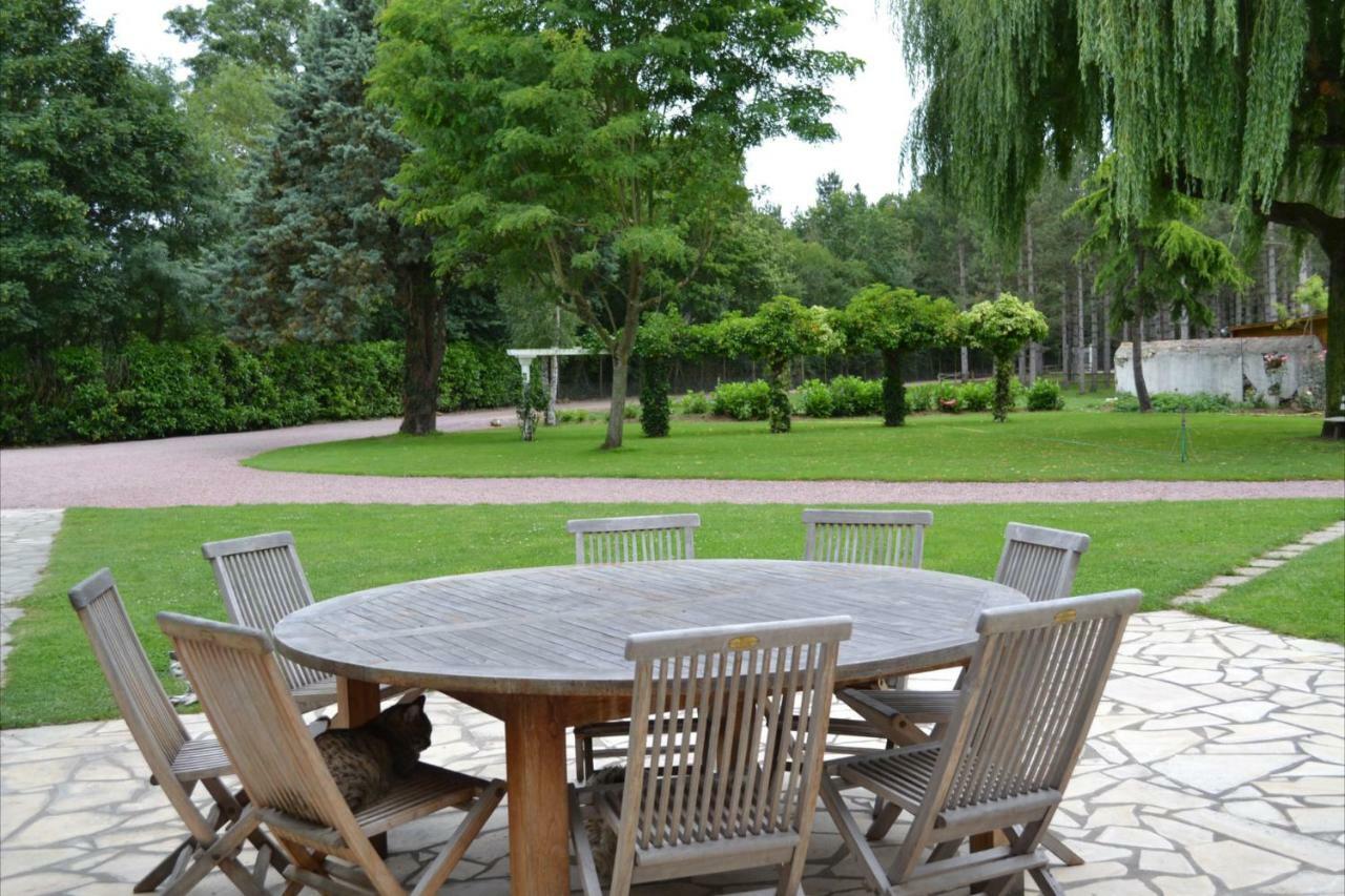 Bed and Breakfast Le Domaine Des Bois Mauzé-Thouarsais Exterior foto